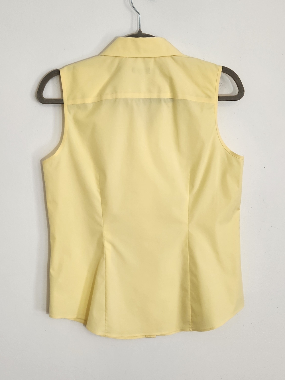 Talbots Pale Yellow Sleeveless Button Up Top Size 4 - Picture 3 of 7